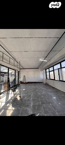 בניין משרדים