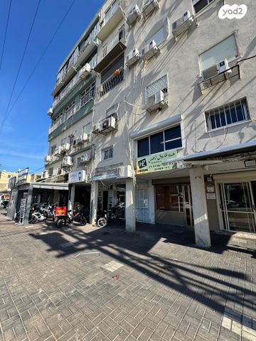 חנויות/ שטח מסחרי