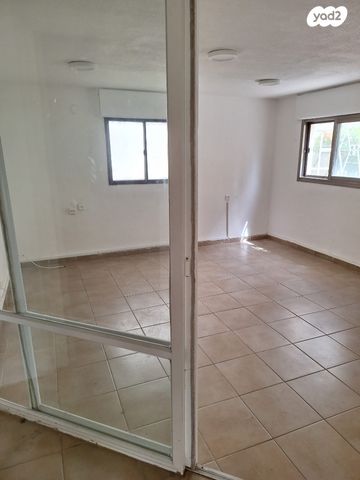 משרדים, דבורה 36, מוצקין הותיקה, קרית מוצקין