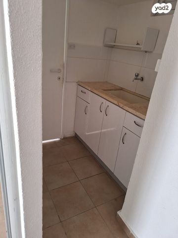 משרדים, דבורה 36, מוצקין הותיקה, קרית מוצקין