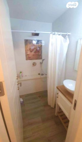 דירת גן, מורן, שיכון עובדים, טבריה