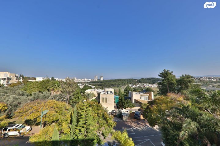 גג/ פנטהאוז, פייר אוגוסט רנואר, גבעת טל, קרית אתא