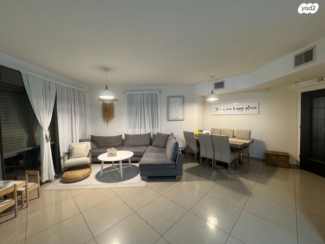 האבות, שחמון, רובע 10