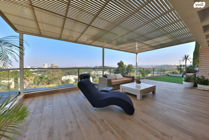 גג/ פנטהאוז, פייר אוגוסט רנואר, גבעת טל, קרית אתא