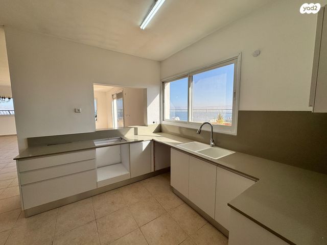 גג/ פנטהאוז, טבריה