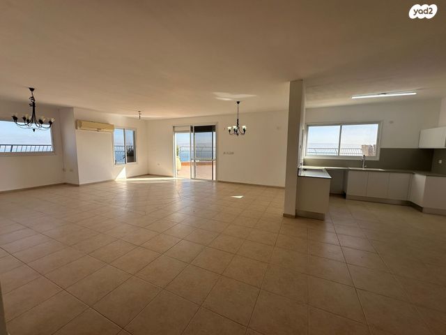 גג/ פנטהאוז, טבריה