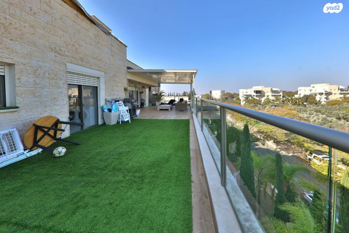 גג/ פנטהאוז, פייר אוגוסט רנואר, גבעת טל, קרית אתא