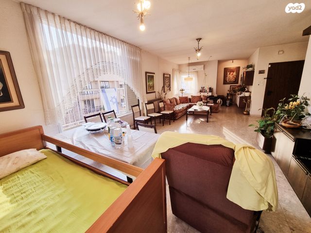 גג/ פנטהאוז, ארלוזורוב, ארלוזורוב, גבעתיים