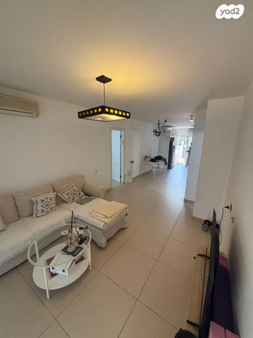 דירת גן, גפנוביץ 8, חדרה