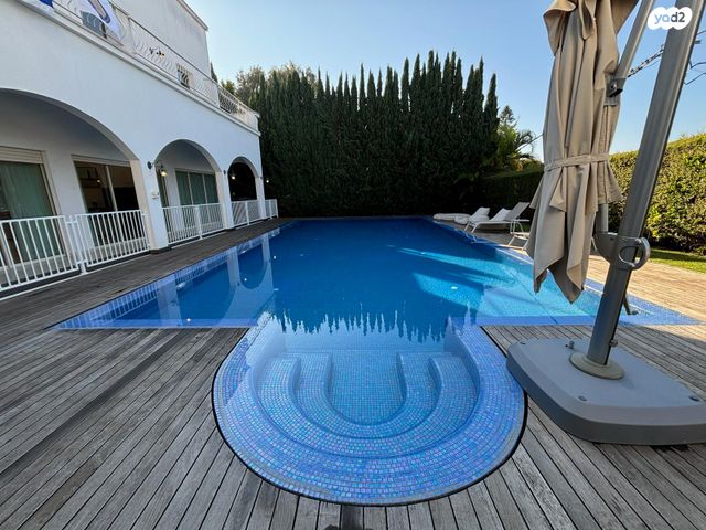 בית פרטי/ קוטג', גולן, רמת השרון