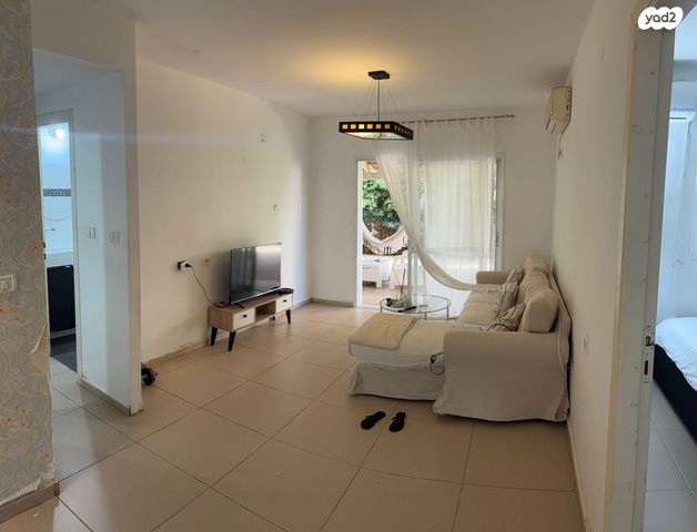 דירת גן, גפנוביץ 8, חדרה