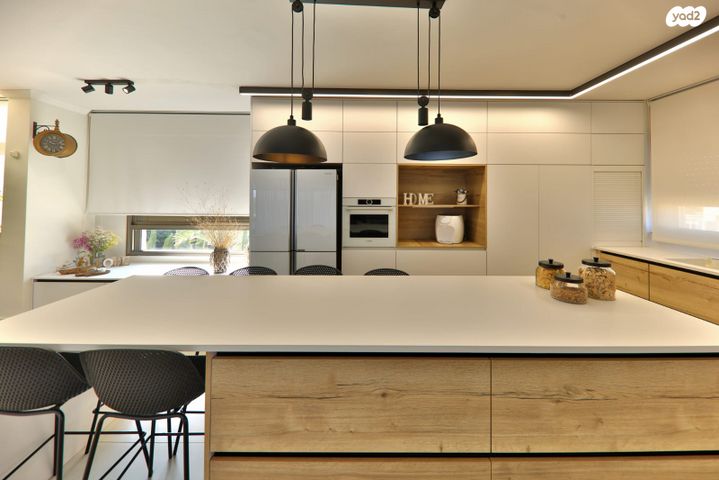 גג/ פנטהאוז, פייר אוגוסט רנואר, גבעת טל, קרית אתא