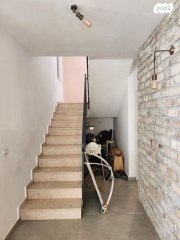 דו משפחתי, כפר אלדד