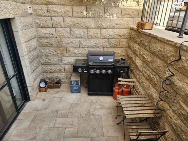 דו משפחתי, כפר אלדד