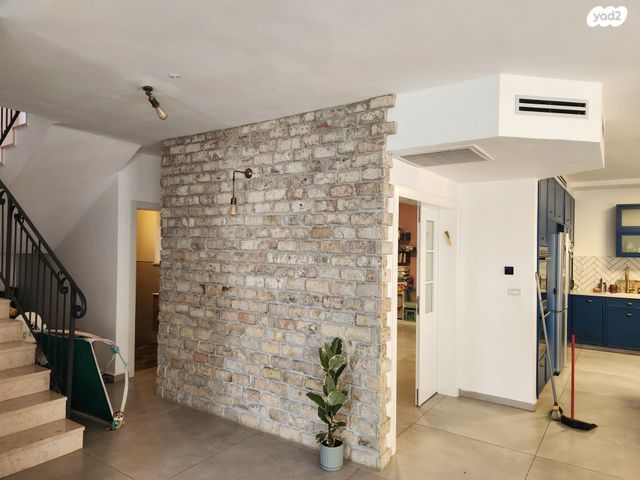 דו משפחתי, כפר אלדד