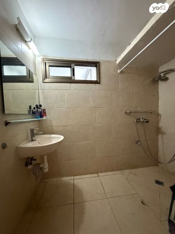 דירה, שדרות ח"ן 12, צור שלום, קרית ביאליק