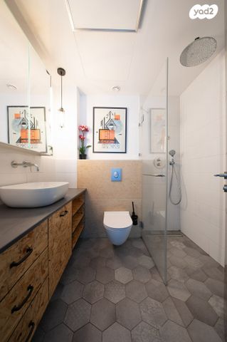 דירה, דרך מנחם בגין, מונטיפיורי, הרכבת, תל אביב יפו