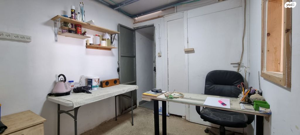 מבני תעשיה, רובע האומנים, ערד