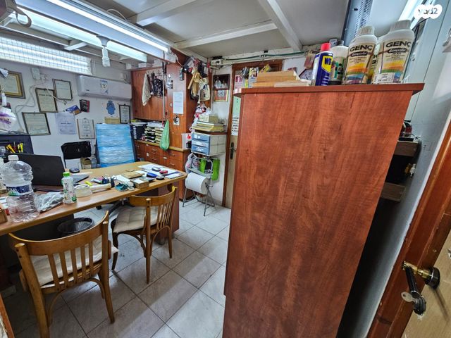 מבני תעשיה, רובע האומנים, ערד