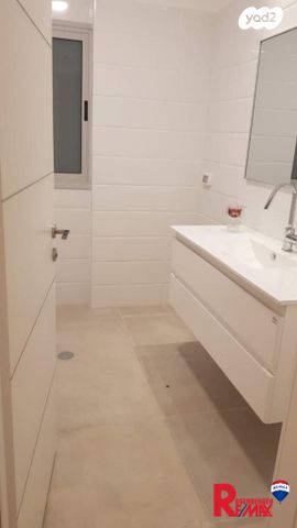 דירה, שדרות העצמאות 67, הגבול רוטשילד, בת ים