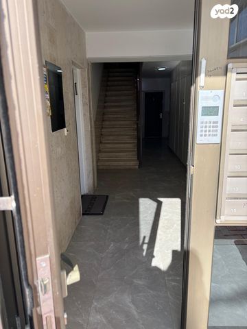 גג/ פנטהאוז, אדמונית 26, גני אביב, לוד