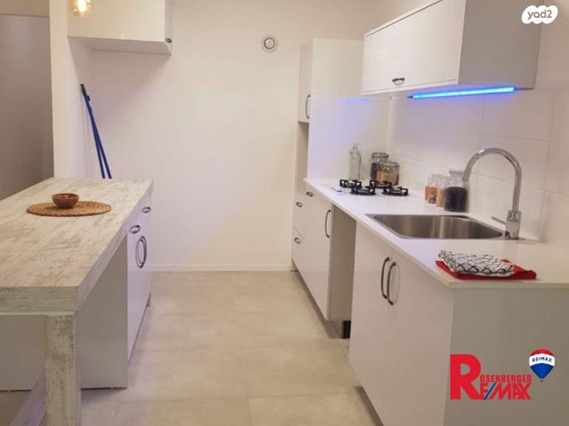 דירה, שדרות העצמאות 67, הגבול רוטשילד, בת ים