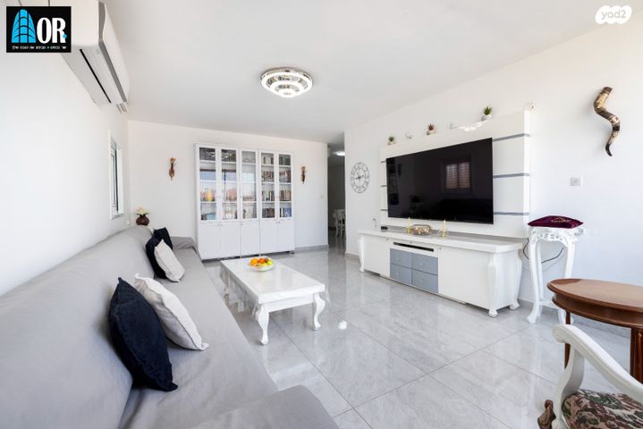 דירה, חוה לוצקי, א' / צפון מזרח העיר, רחובות