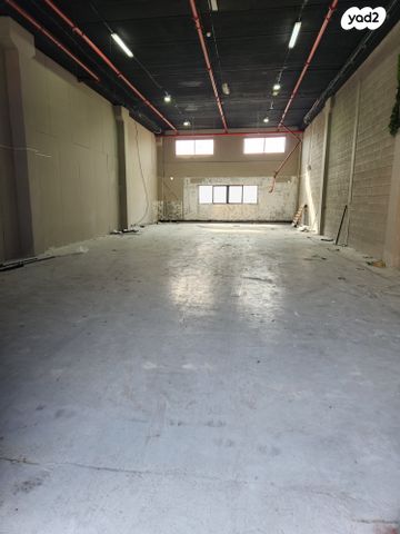 מחסנים, המלאכה, ראש העין