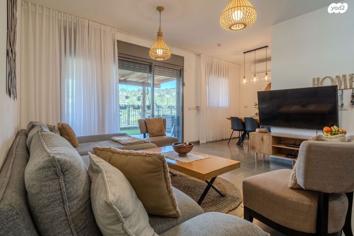 דירת גן, שוהם 48, אבני חן, חריש