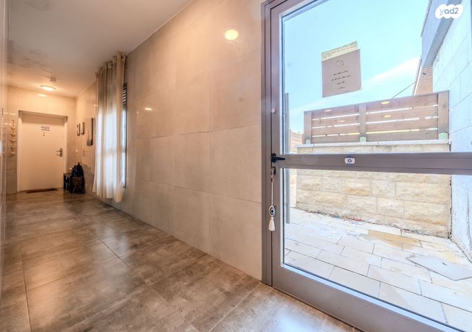 דירת גן, שוהם 48, אבני חן, חריש