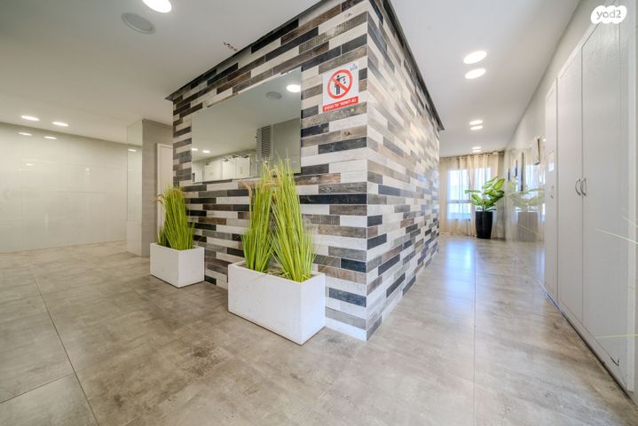 דירת גן, שוהם 48, אבני חן, חריש