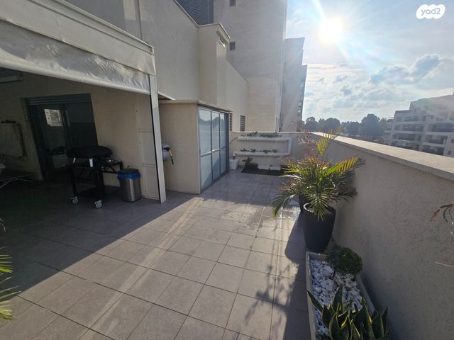 גג/ פנטהאוז, שדרות קק"ל 7, המחנה הצבאי, קרית מלאכי