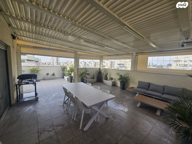 גג/ פנטהאוז, שדרות קק"ל 7, המחנה הצבאי, קרית מלאכי