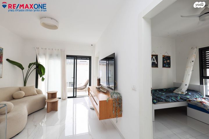 דו משפחתי, כפר סבא