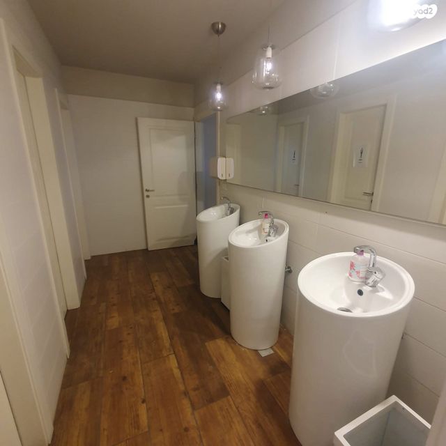 בניין משרדים, מונטיפיורי, הרכבת, תל אביב יפו