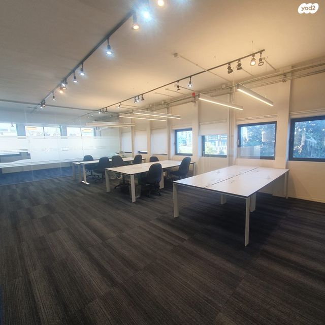 בניין משרדים, מונטיפיורי, הרכבת, תל אביב יפו