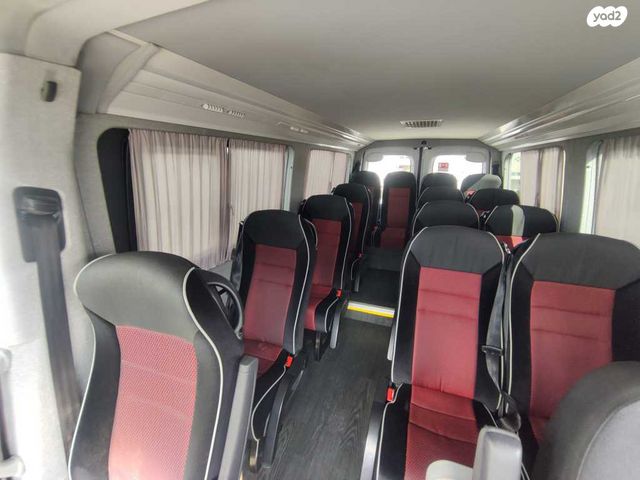 מיניבוסים ורכבי הסעות