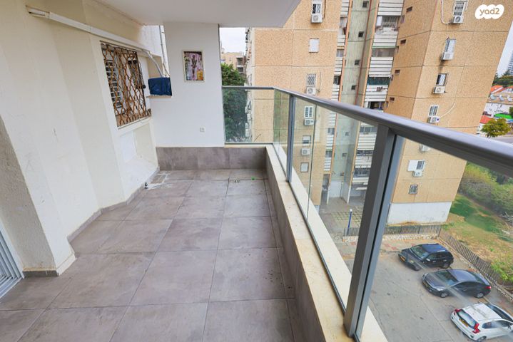 דירה, הדרור, נאות בן גוריון, יבנה