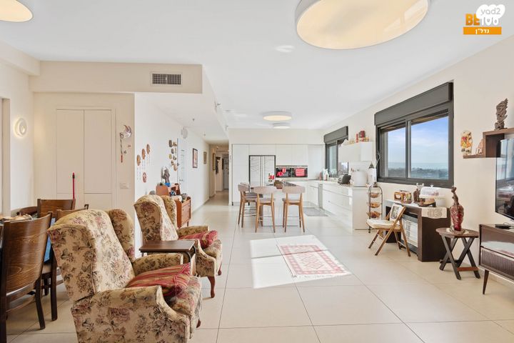 גג/ פנטהאוז, צמרות המושבה, באר יעקב