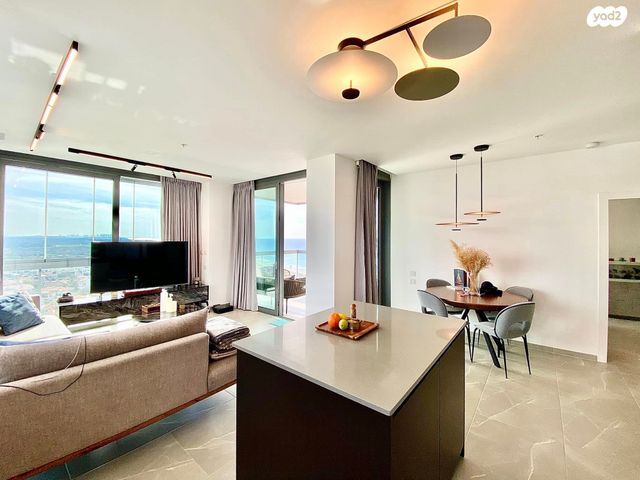 דירה, שדרות רחבעם זאבי 15, גבעת אולגה, חדרה