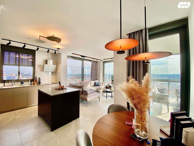 דירה, שדרות רחבעם זאבי 15, גבעת אולגה, חדרה