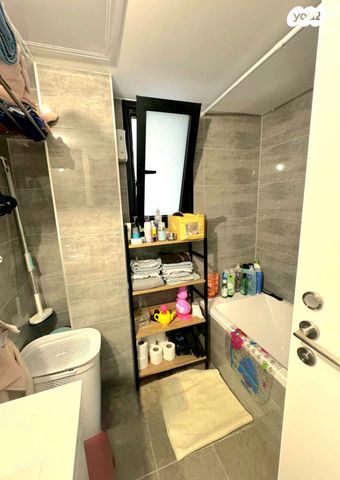 דירה, רחל המשוררת, נאות שמיר, יבנה