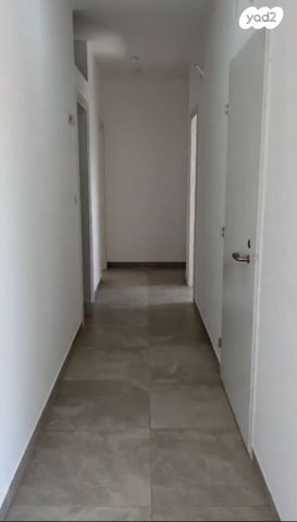 שמעון פרס/ האצטדיון