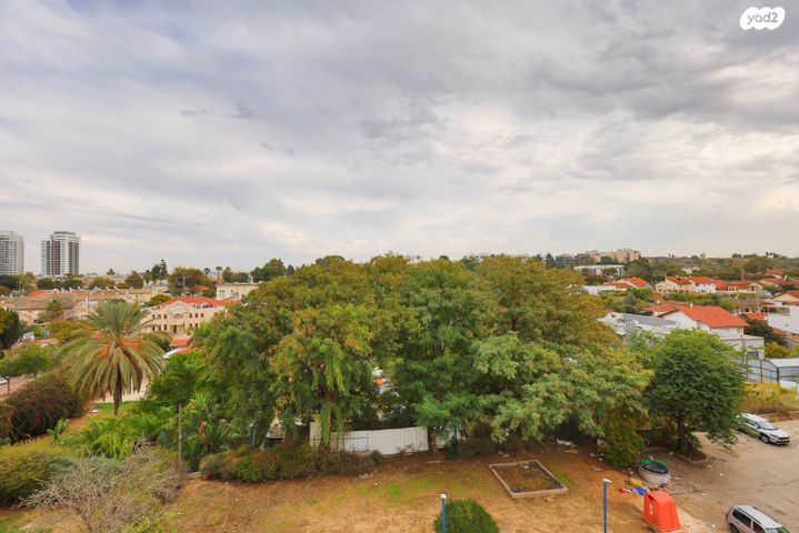 דירה, הדרור, נאות בן גוריון, יבנה