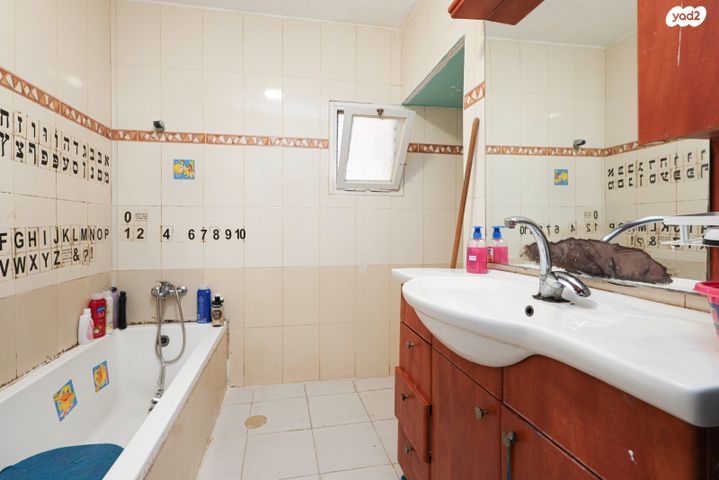 דירה, הדרור, נאות בן גוריון, יבנה