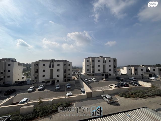 דירה, אחד העם, שאר העיר, מגדל העמק