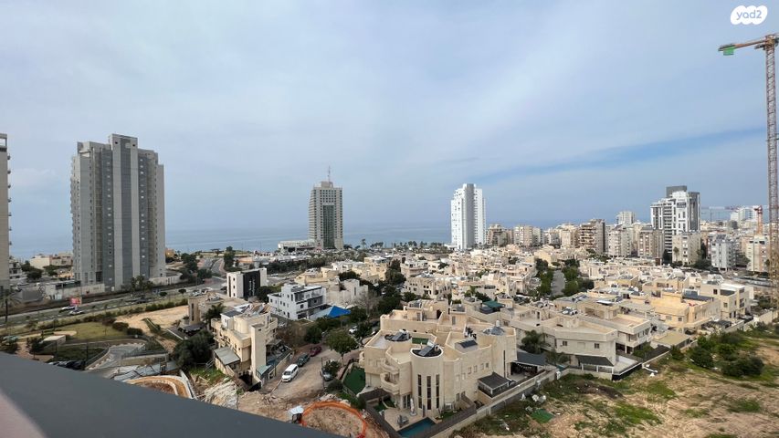 דירה, אמנון ליפקין שחק, נוף הטיילת, נתניה