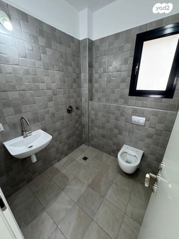 דירה, אמנון ליפקין שחק, נוף הטיילת, נתניה