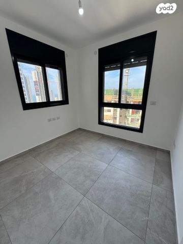 דירה, אמנון ליפקין שחק, נוף הטיילת, נתניה