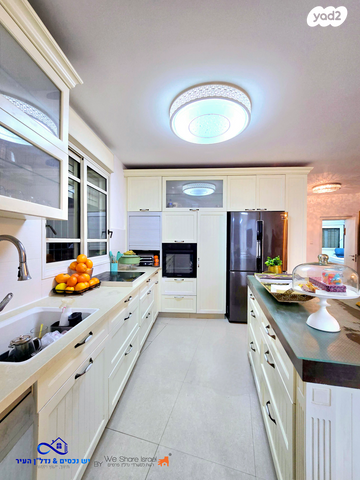 דו משפחתי, השופר, כלי שיר, מעלה אדומים